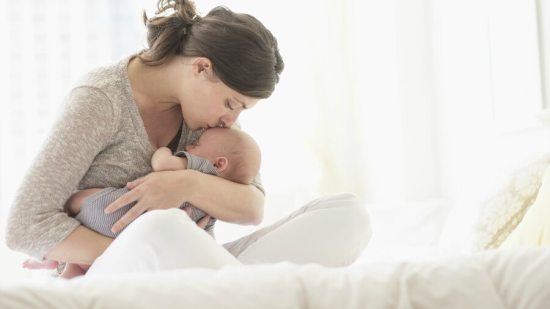 Tipos-de-abrazos-para-hacer-sentir-a-tu-hijo-tu-amor