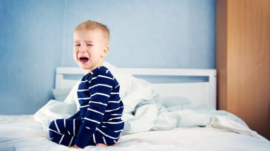 Siestas, ¿qué hacer cuando tu hijo no quiere dormirlas?