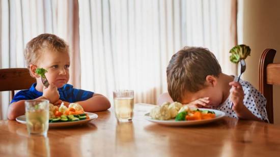 Razones por las que no debes obligar a tu hijo a comer