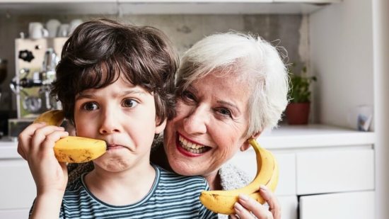 Abuelos-y-nietos-ideas-para-estrechar-más-su-vínculo-de-amor