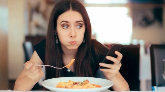 ¿Adicción-al-celular-Tips-para-evitar-que-tu-celular-te-controle