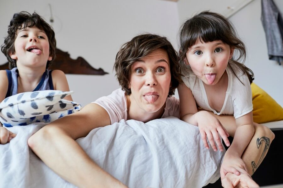 ¿Estás-enseñando-a-tu-hijo-a-conectar-con-sus-emociones-o-a-ignorarlas