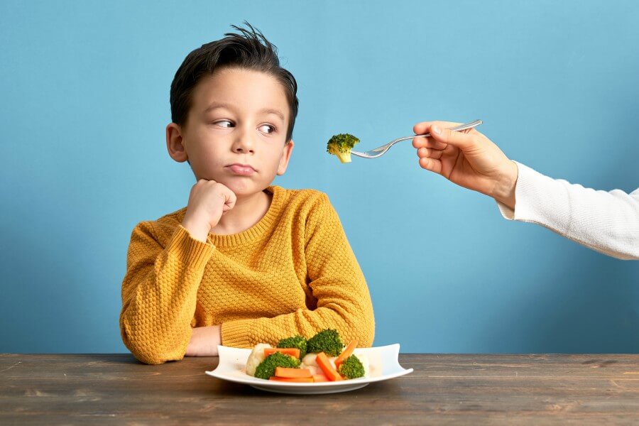 consejos-lidiar-ninos-caprichosos-comer