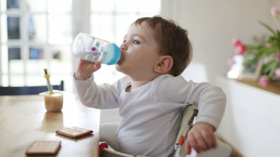 Mitos-acerca-de-cómo-hidratar-a-los-bebés-que-pueden-arriesgar-su-salud1