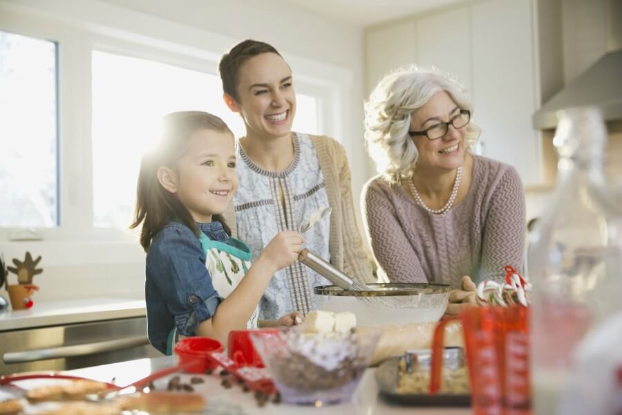¿Tus-suegros-se-entrometen-en-como-quieres-educar-a-tu-hijo