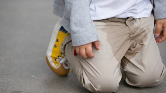 mi-hijo-aun-se-hace-pipi-enuresis