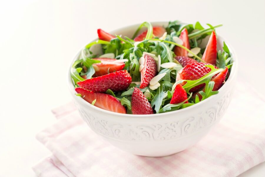ensalada-fresas-arugula-receta