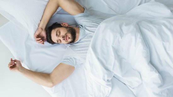 posición-dormir-pareja-desea-sexo