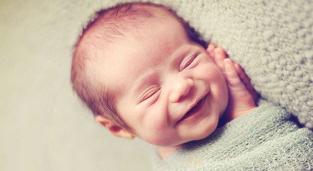 Bebé feliz
