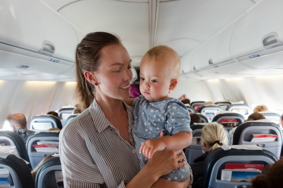 viajar-avión-hijo-bebé-consejos