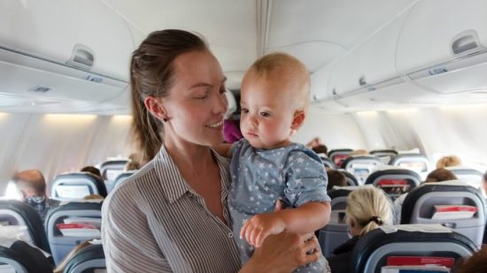 viajar-avión-hijo-bebé-consejos