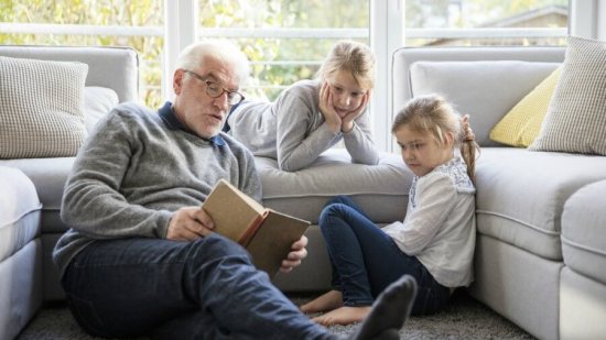 Pros-y-contras-de-que-los-abuelos-cuiden-a-los-hijos-