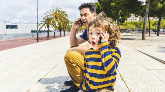 Razones-para-no-dar-a-los-niños-dispositivos-móviles-caros-