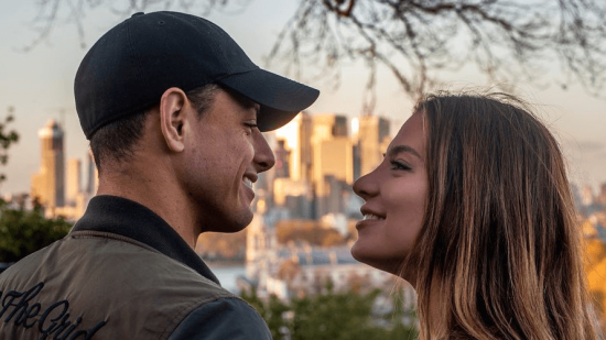 La novia de Javier Chicharito Hernández compartió una foto de su ultrasonido de 20 semanas