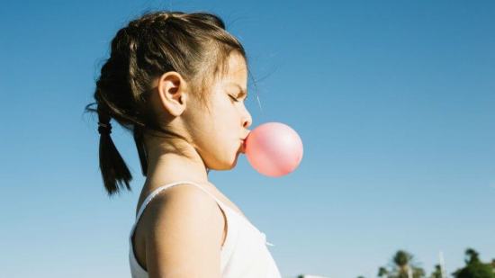¿A-qué-edad-pueden-comer-chicle-los-niños