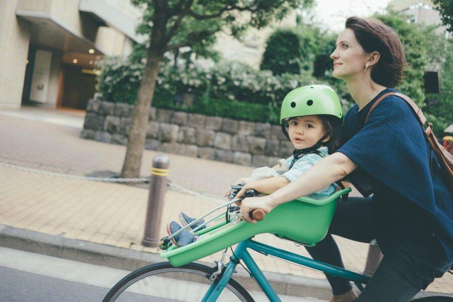 En-bici-con-tu-hijo-por-primera-vez-sigue-estas-reglas-básicas