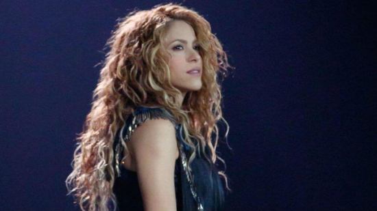 Critican a Shakira por vestir así para recoger a sus hijos en la escuela