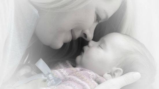 ¡Mamás adictas al aroma de los bebés!
