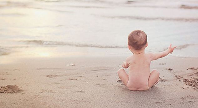 ¿Puedo llevar al bebé a la playa?