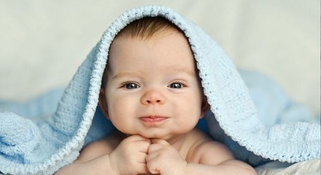 Aprende a limpiar correctamente los oídos de tu bebé