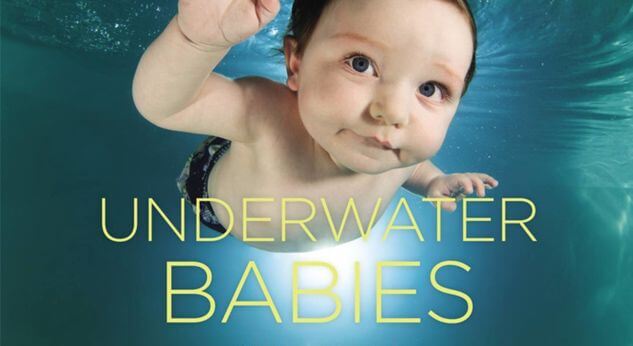 13 divertidas fotos de bebés bajo el agua