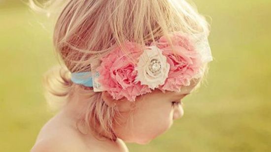 ¿Por qué cambia el color del pelo del bebé?