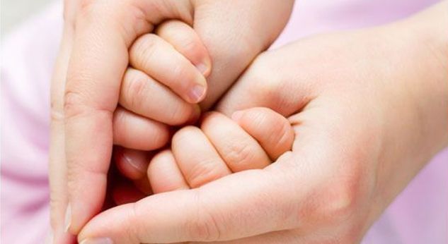 ¿Cómo cortarle las uñas al bebé?