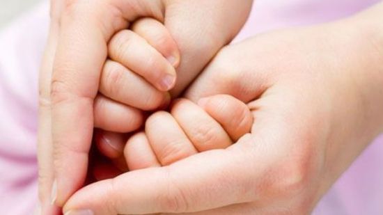 ¿Cómo cortarle las uñas al bebé?