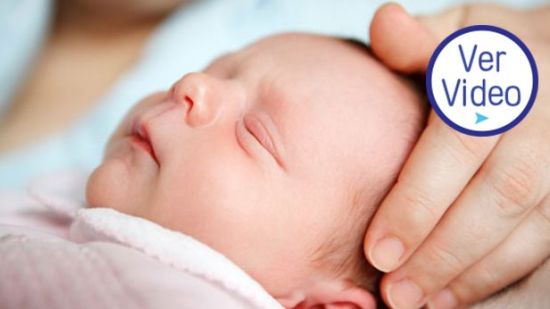 Conoce al bebé que nace sin saber que está fuera del vientre