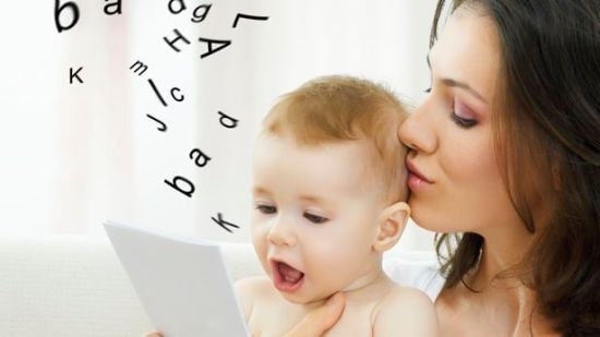 ¿Cómo aprenden a hablar los bebés?