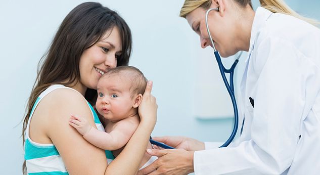 Claves para evitar la deshidratación en los bebés recién nacidos