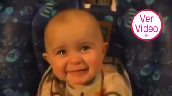 Emotivo llanto de bebé al escuchar cantar a mamá