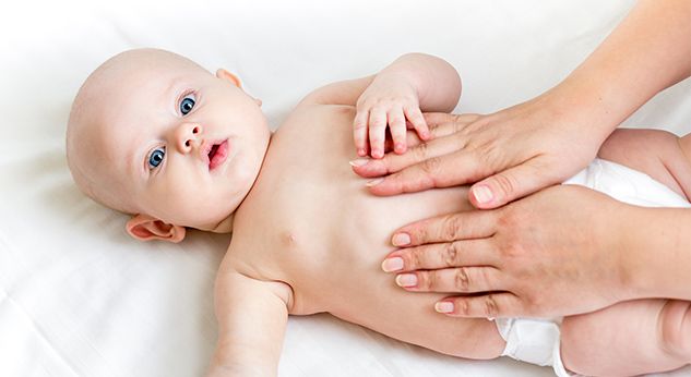 6 tips para calmar los cólicos del bebé