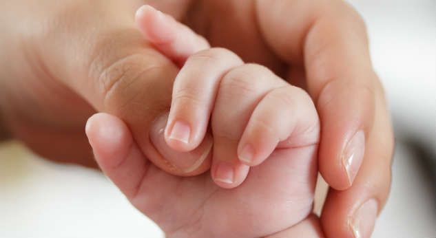 5 tips para cortarle las uñas al bebé