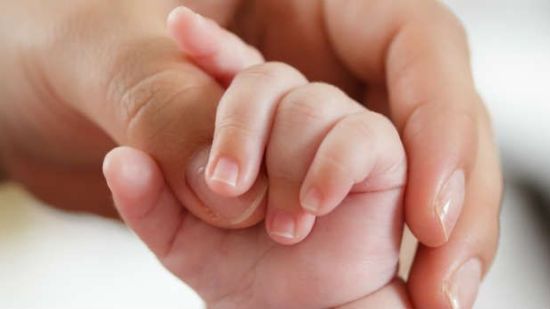 5 tips para cortarle las uñas al bebé