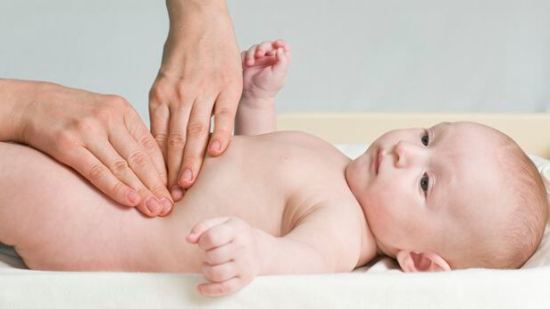 3 masajes para aliviar los cólicos