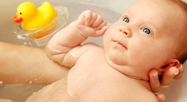 10 tips para bañar a un recién nacido