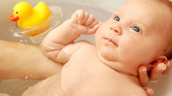 10 tips para bañar a un recién nacido
