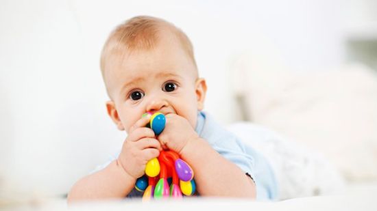10 juguetes básicos para bebés
