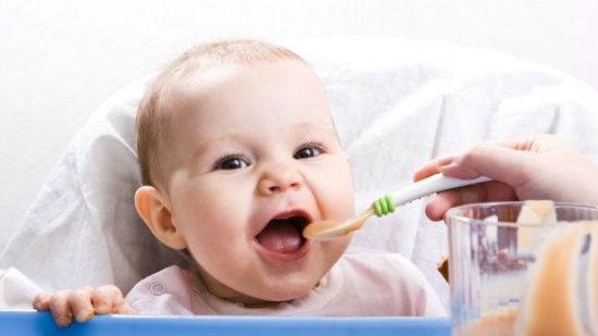 Alimentación en el décimo mes: ¿Es bueno darle a tu bebé chocolate