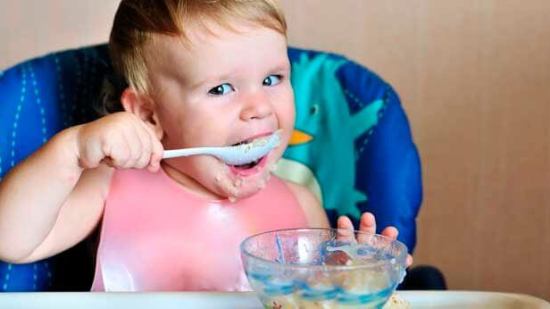 ¿Por qué al año empiezan a comer menos?