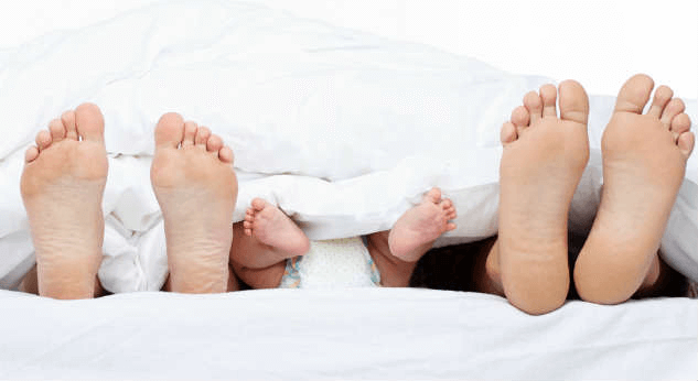 Sueño en el séptimo mes: ¿Qué tan bueno es que duerman con los padres?