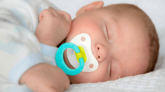 Cómo hacer que pueda dormir sin chupón