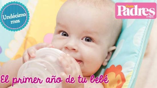 El bebé a los once meses: ya disfruta del placer de ofrecer objetos a otros