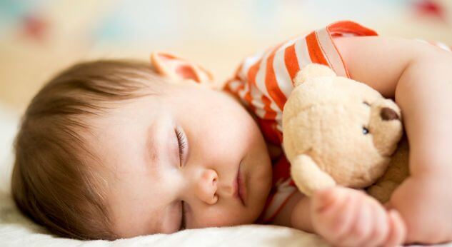 Sueño en el tercer mes: Cómo hacer que se adapte sin que los ruidos lo despierten