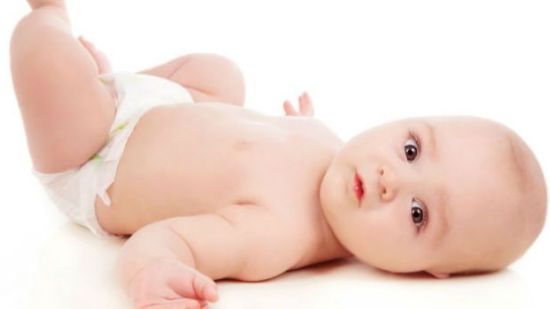 Guía de higiene al cambiarle el pañal a niñas