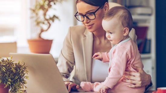 Mamá trabajadora: ¿cómo impulsar el desarrollo de tu bebé?