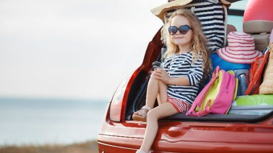 Tips para evitar que tu hijo se maree en el coche