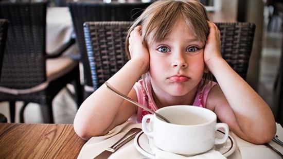 Solución para que los niños se comporten en un restaurante
