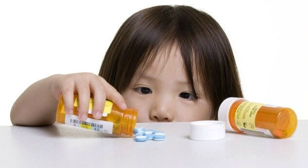 ¿Qué hacer si tu peque toma un medicamento por error?